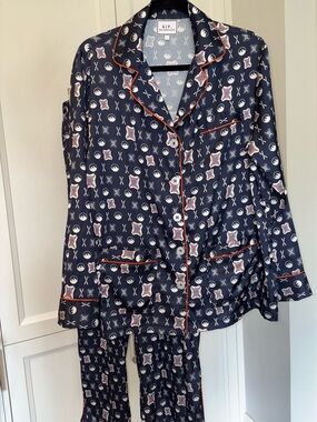 KIP Ski Print Silky Pajama Set Size Large Winter Lodge Après Ski Lounge Set Navy